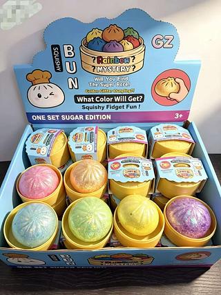 SQUISHY 5.5 CM BRILHA NO ESCURO COM 24 PEÇAS
