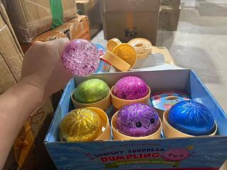 SQUISHY BRILHOSO/BOX COM 12